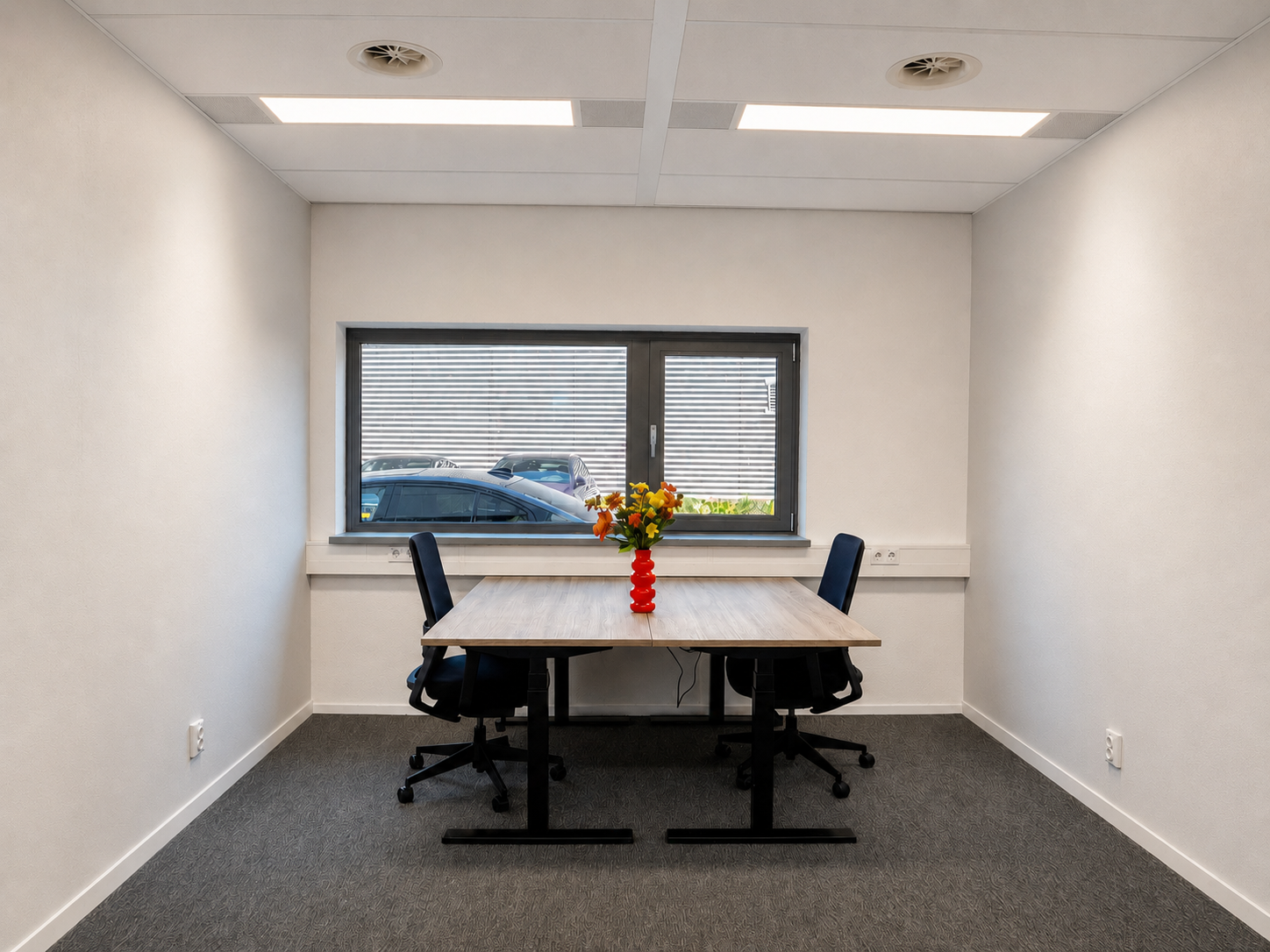 Almere (office 1).png