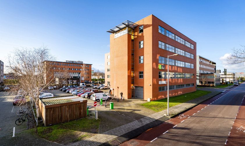 kantoor-amsterdam-paasheuvelweg-20-parking_.jpg